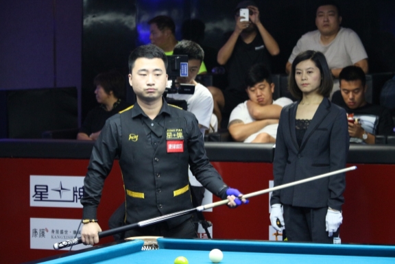 的地面对抗 的地面对抗